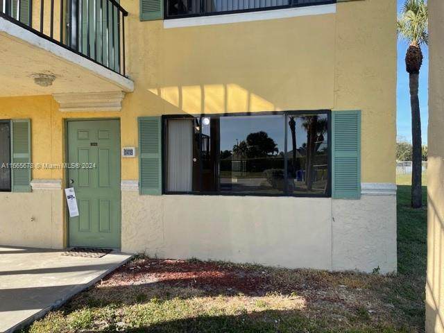 1418 Meadows Cir W - Photo 1