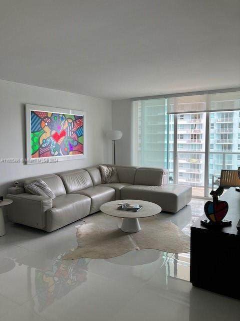 https://bt-photos.global.ssl.fastly.net/miami/orig_boomver_1_A11665990-2.jpg