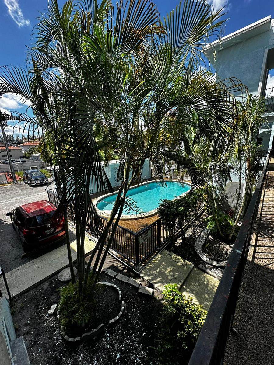 380 35th St - Photo 1