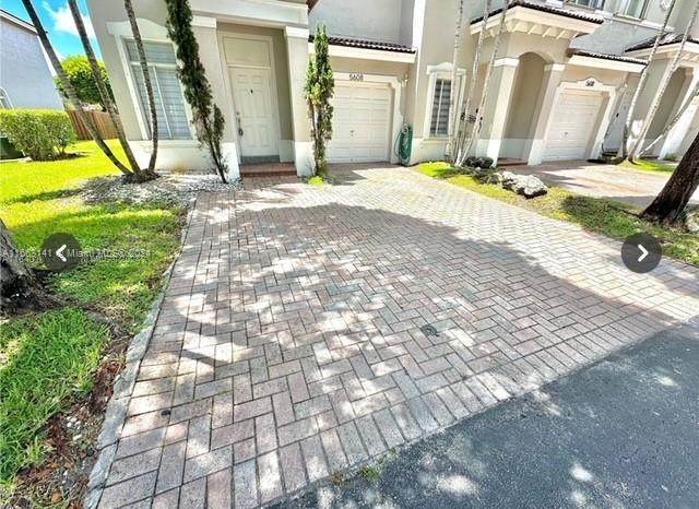 5608 113th Ave - Photo 1