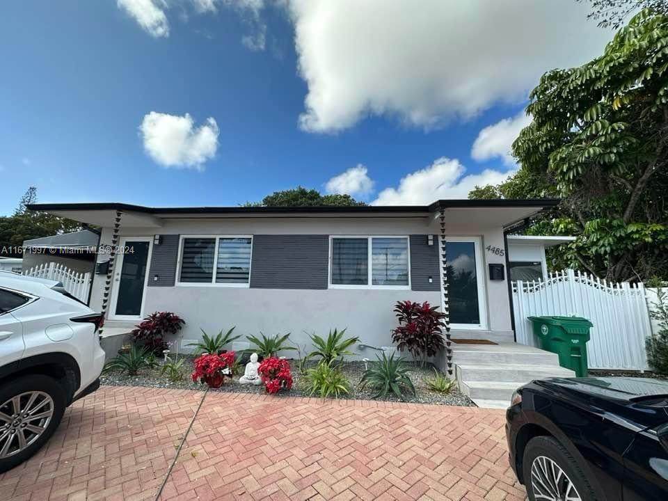 4485 7th St - Photo 1