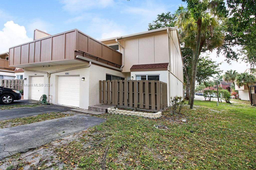 8206 9th Ct - Photo 1