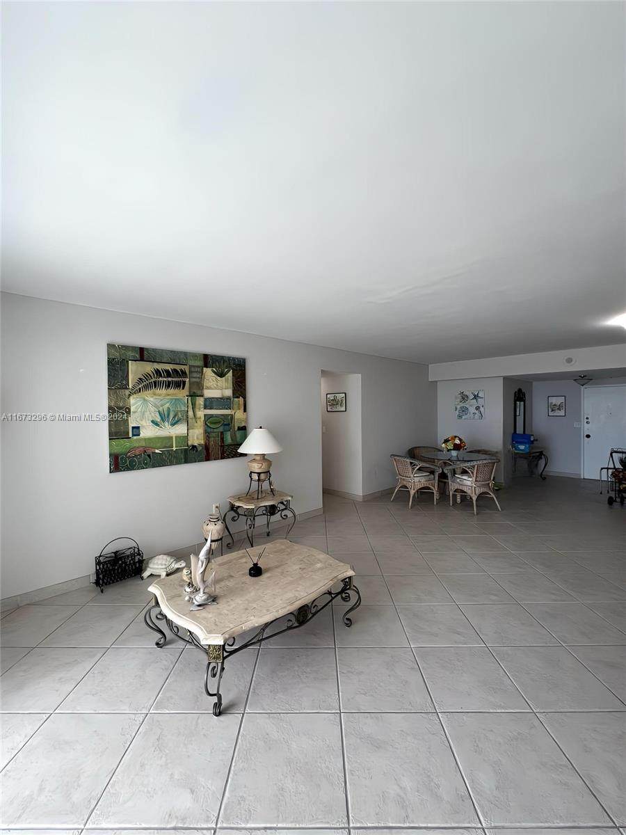 https://bt-photos.global.ssl.fastly.net/miami/orig_boomver_1_A11673296-2.jpg