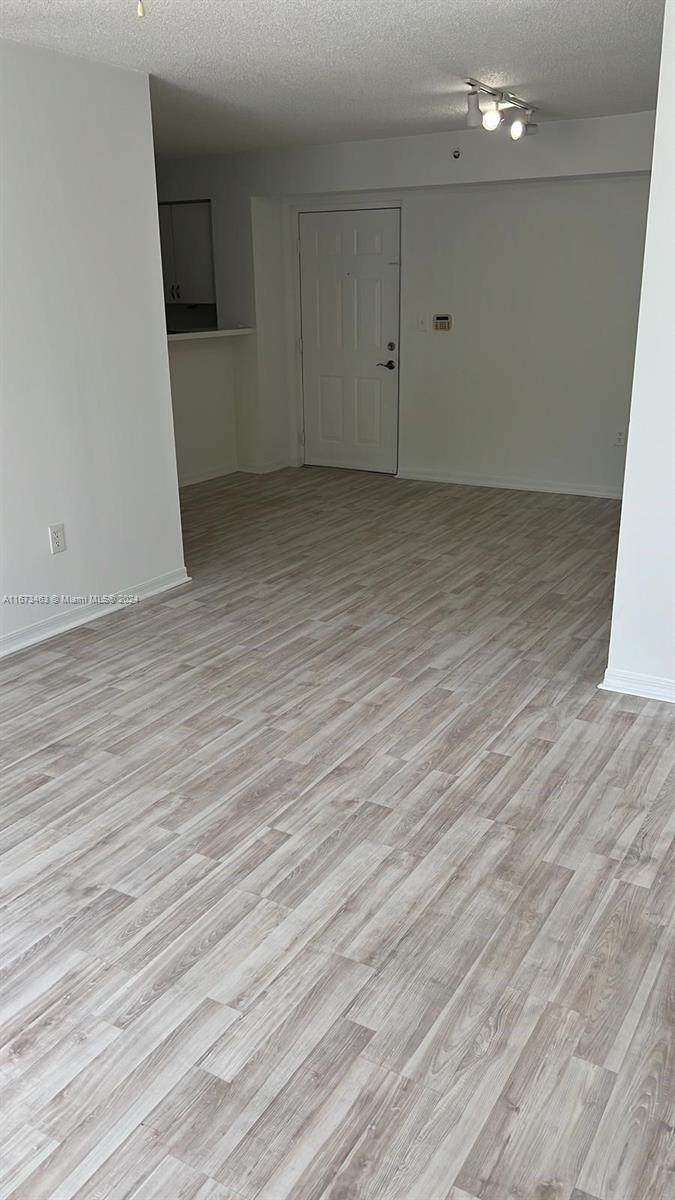 https://bt-photos.global.ssl.fastly.net/miami/orig_boomver_1_A11673463-2.jpg