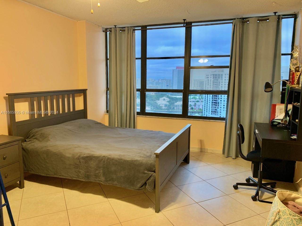 https://bt-photos.global.ssl.fastly.net/miami/1280_boomver_1_A11685935-2.jpg