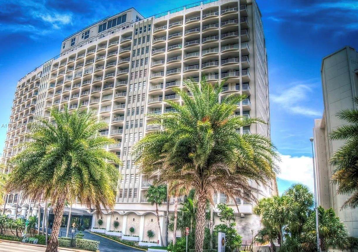 5401 Collins Ave - Photo 1
