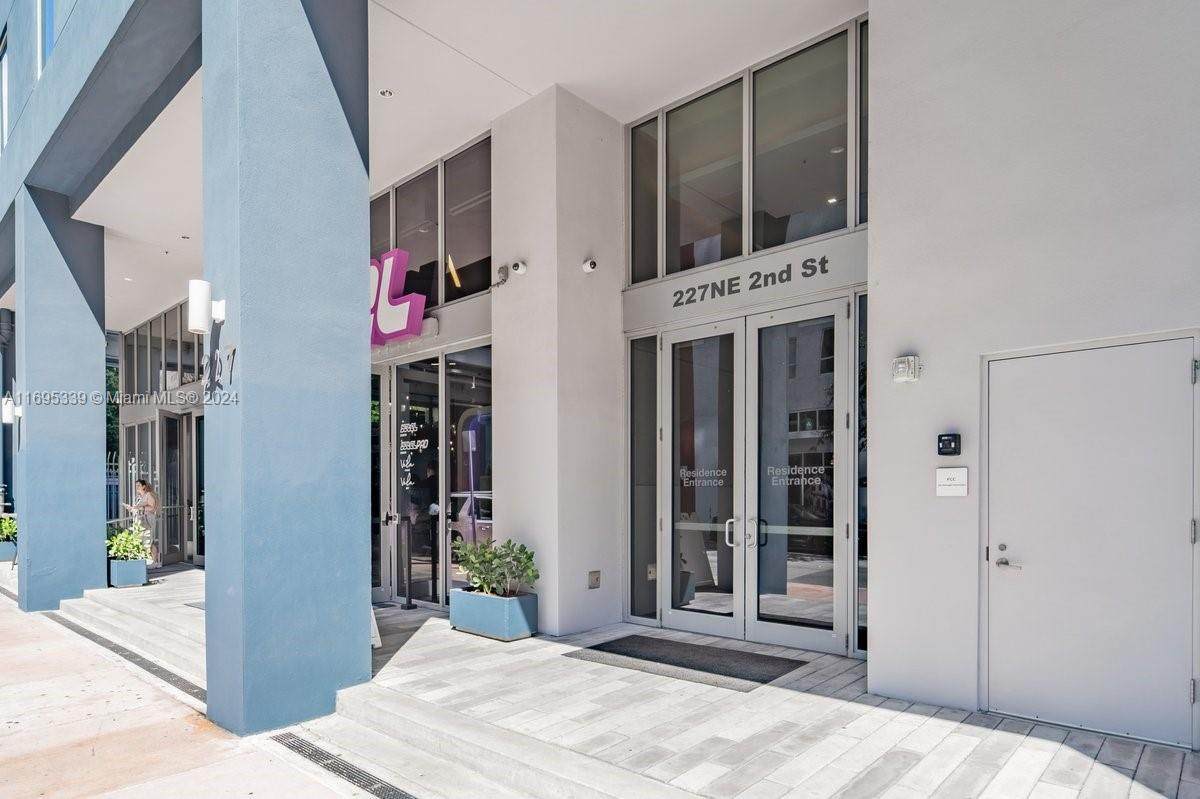 227 2nd St - Photo 1