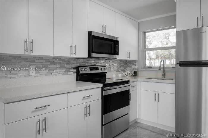 2700 Sunrise Lakes Dr - Photo 1