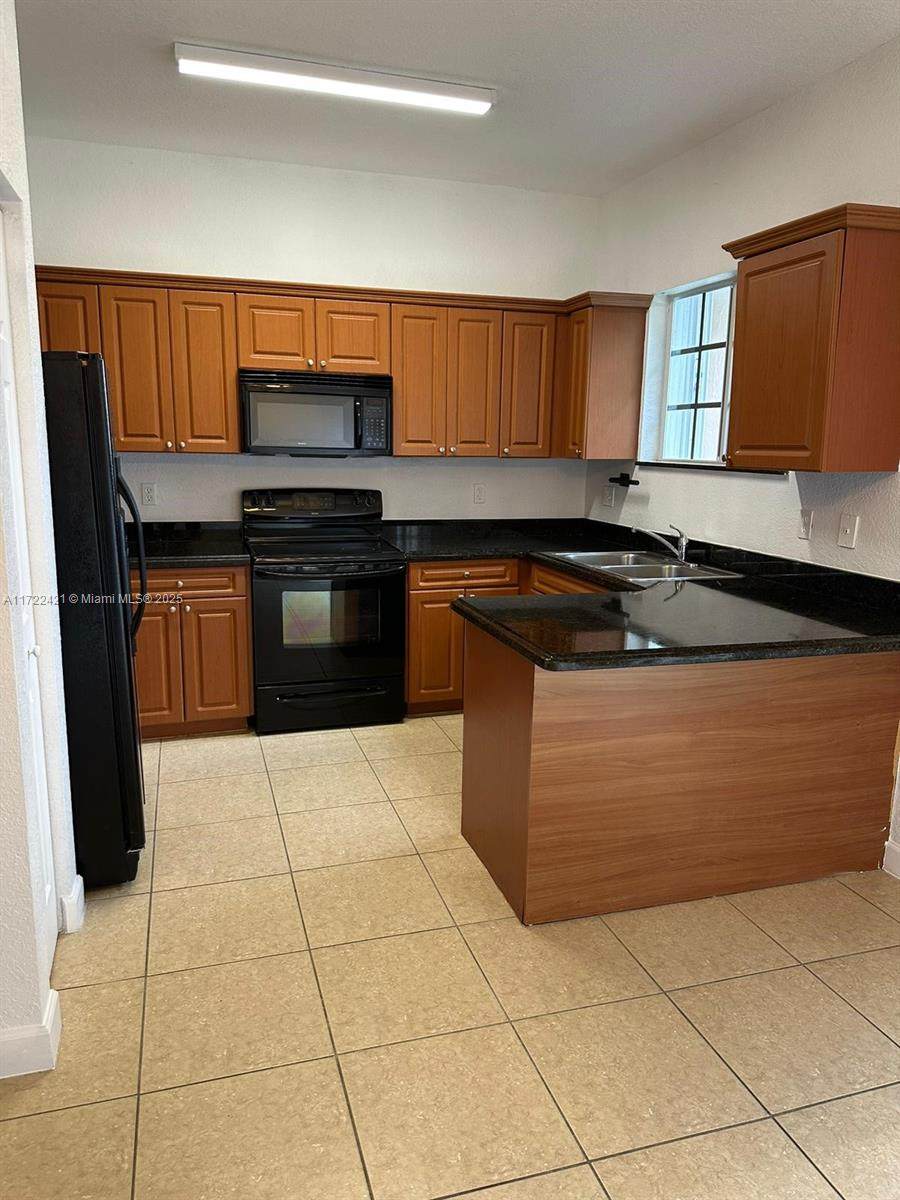 2589 4th St - Photo 1