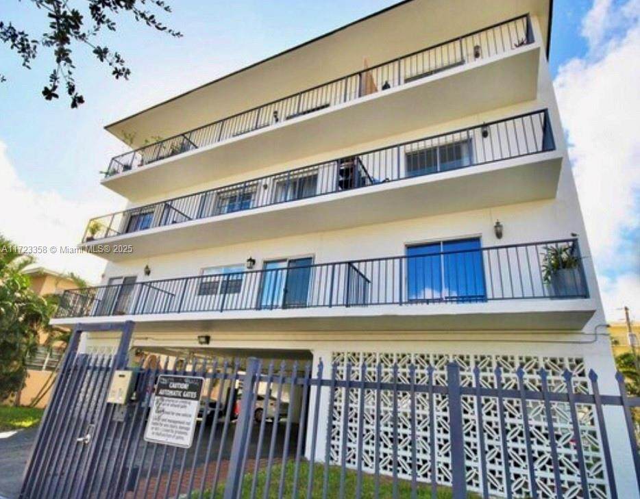1960 Marseille Dr - Photo 1