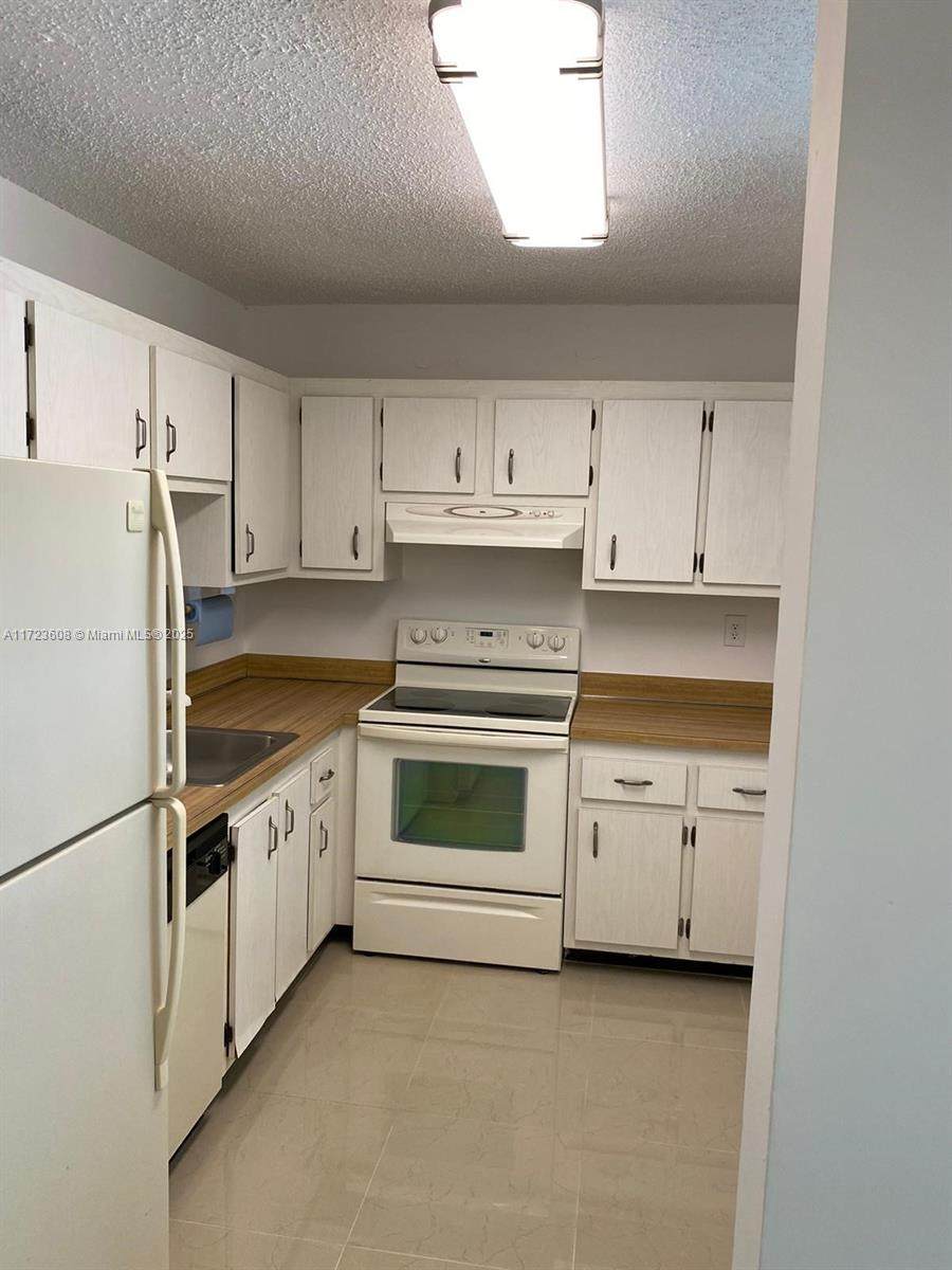 1800 81st Ave - Photo 1