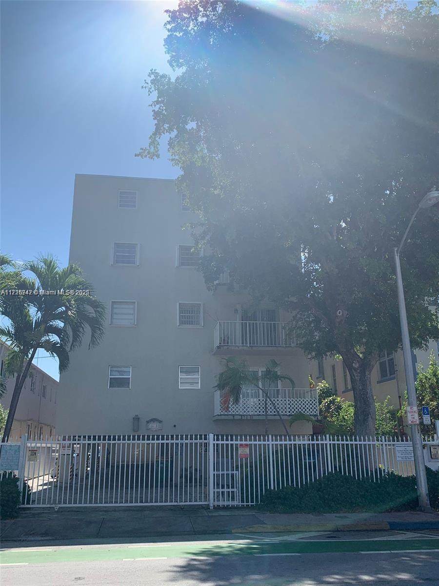 1615 Meridian Ave - Photo 1