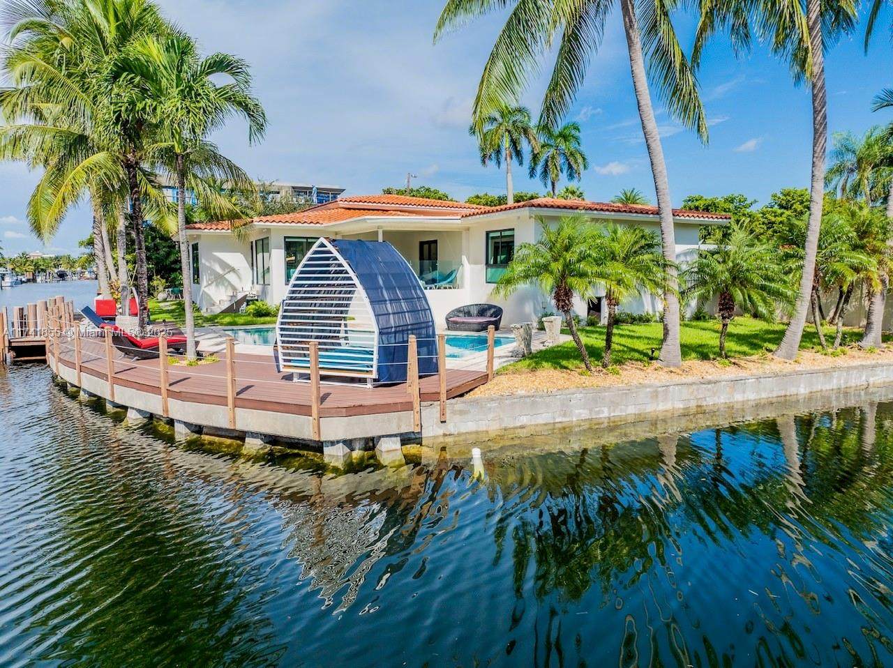 https://bt-photos.global.ssl.fastly.net/miami/1280_boomver_1_A11741855-2.jpg