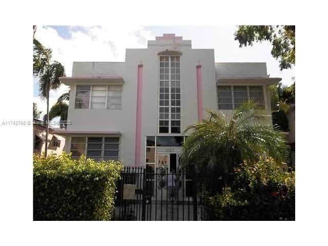 1525 Meridian Ave - Photo 1