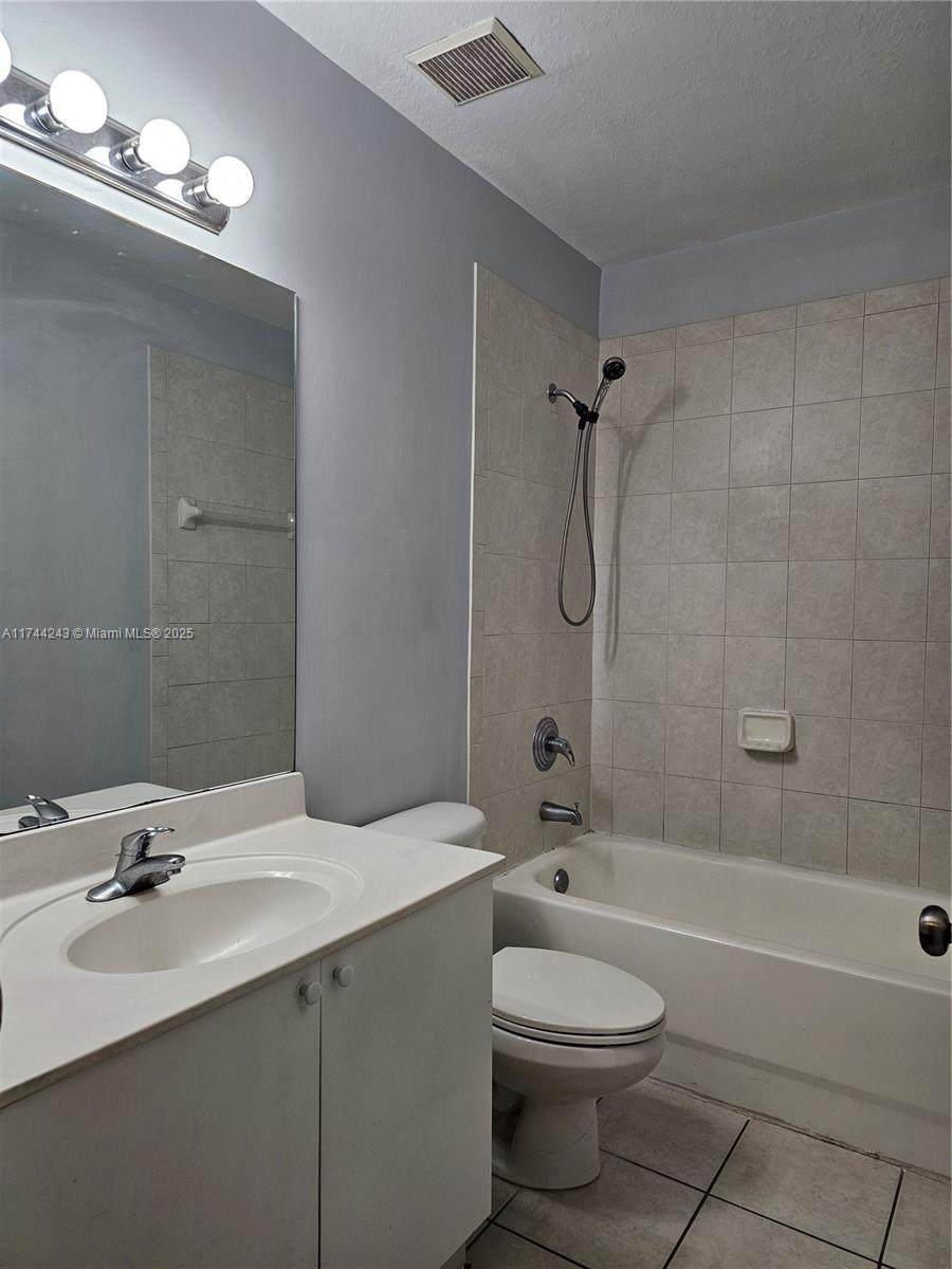 https://bt-photos.global.ssl.fastly.net/miami/1280_boomver_1_A11744243-2.jpg