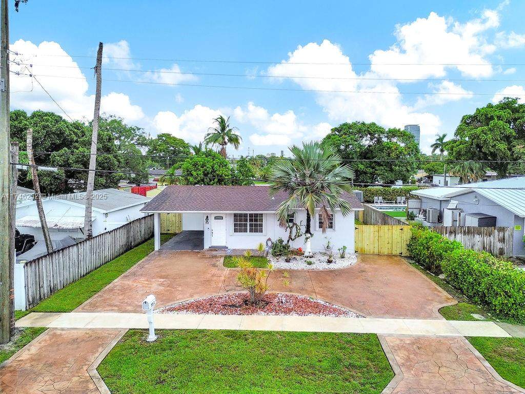 713 6th Ave - Photo 1