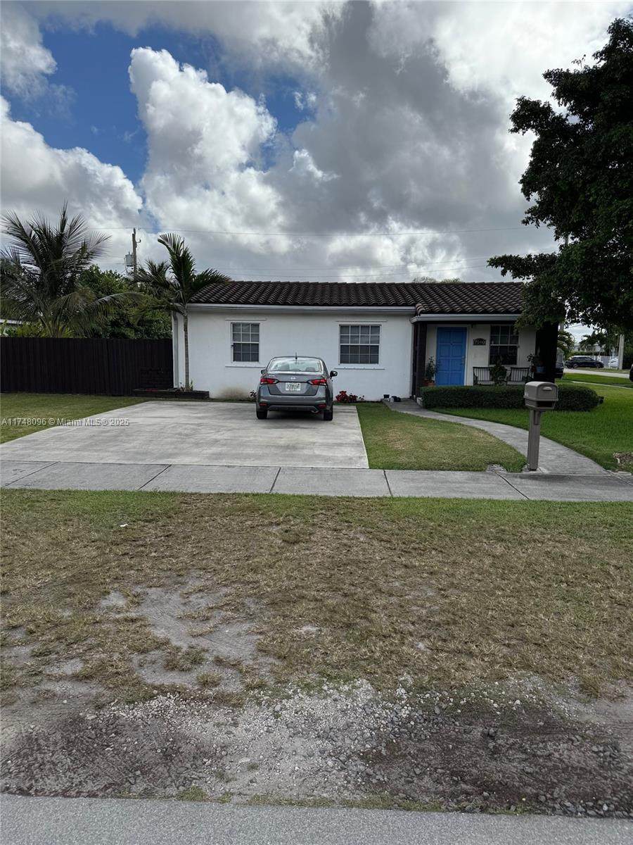 7590 30th St - Photo 1
