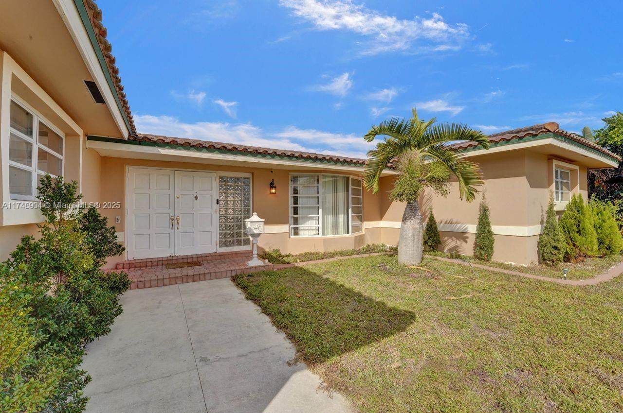 4819 Mckinley St - Photo 1
