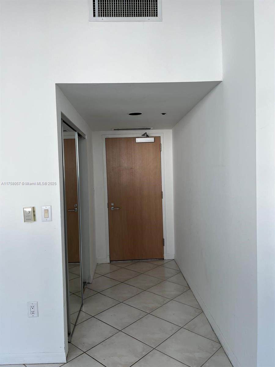 https://bt-photos.global.ssl.fastly.net/miami/orig_boomver_1_A11758057-2.jpg
