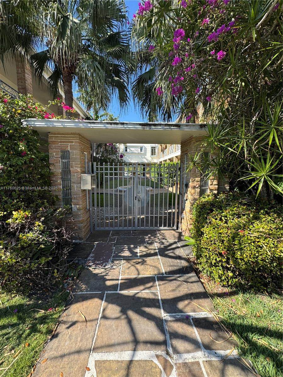 2131 Calais Dr - Photo 1