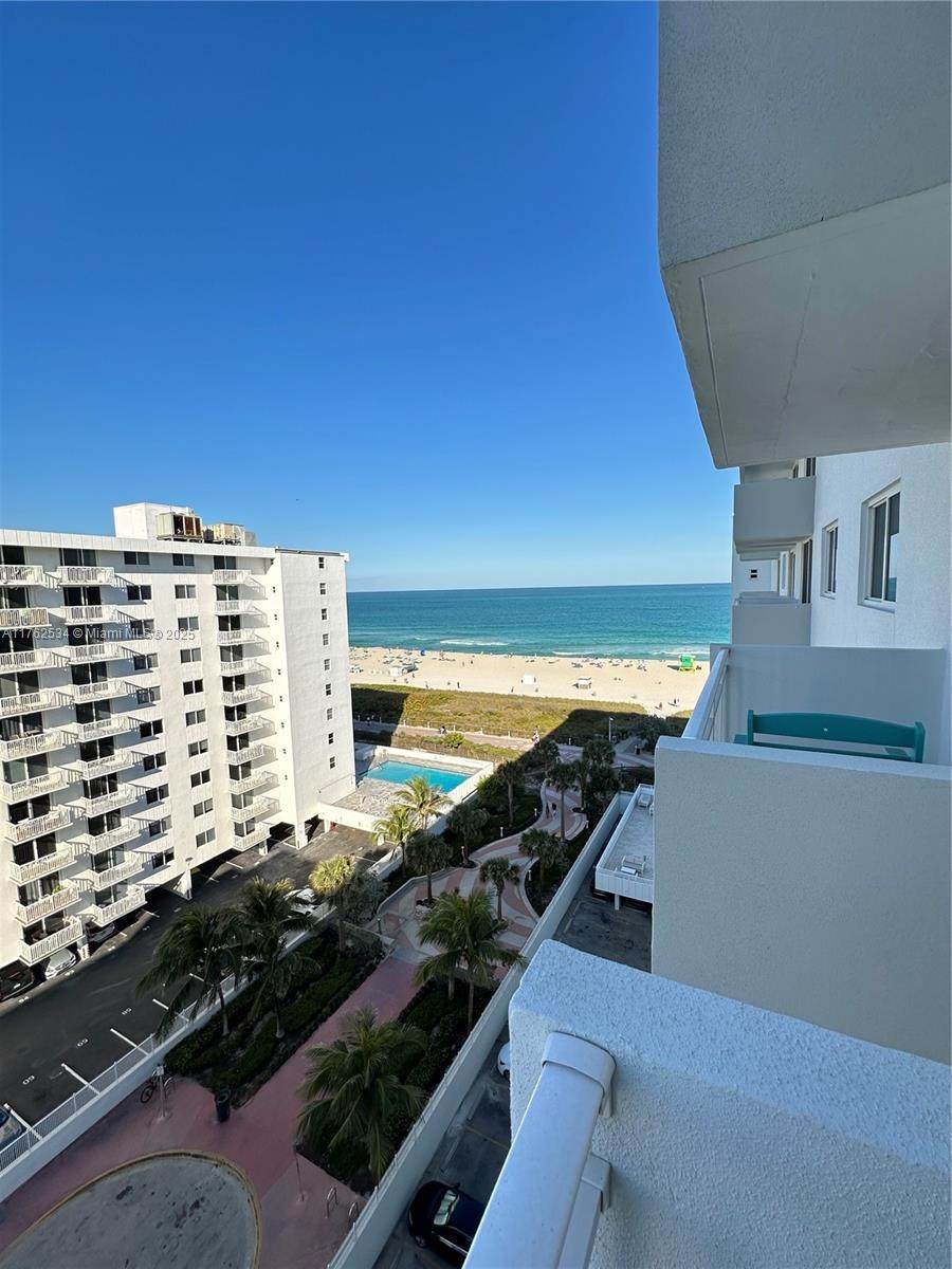 345 Ocean Dr - Photo 1