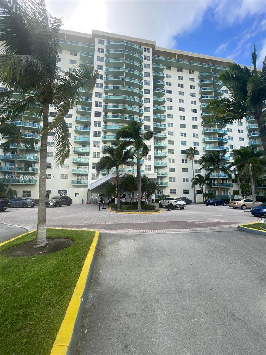 19390 Collins Ave - Photo 1