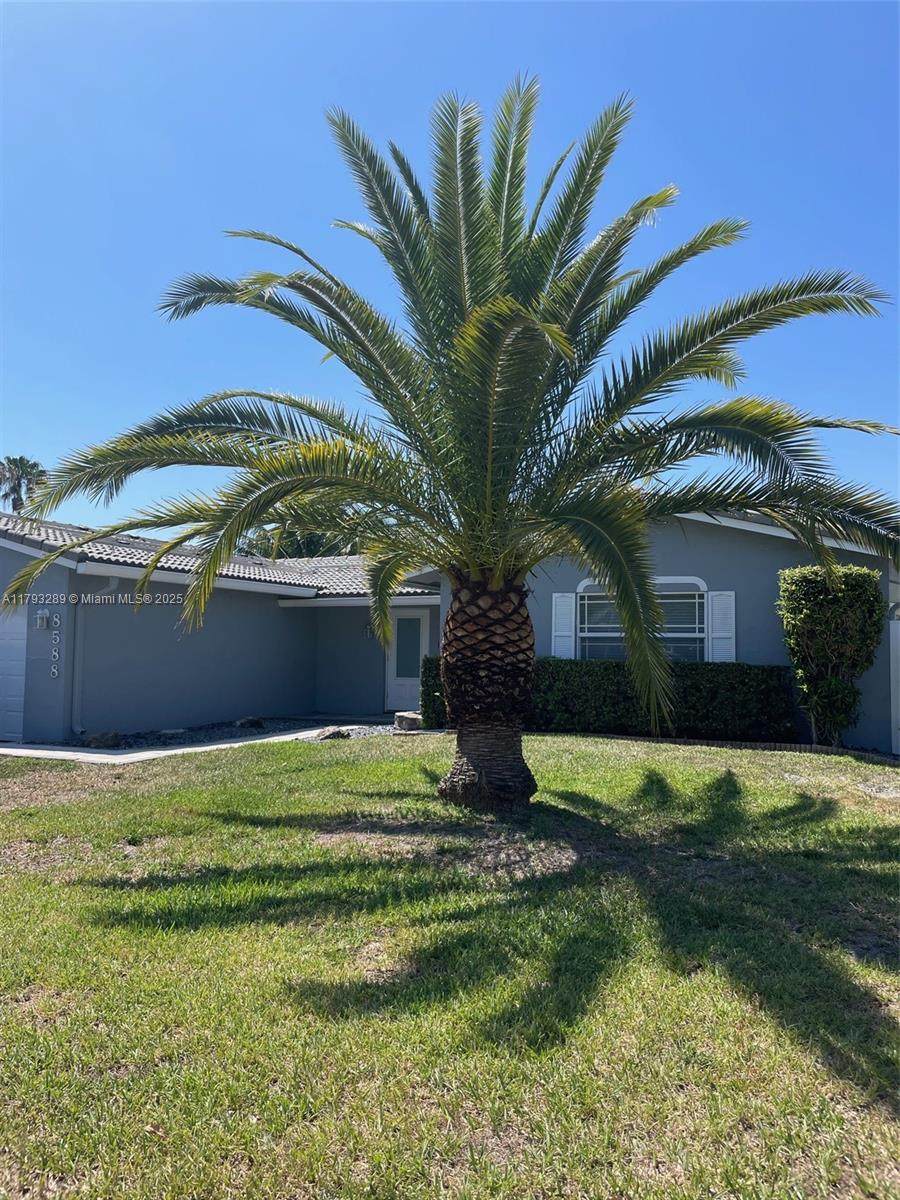 8588 27th Dr - Photo 1