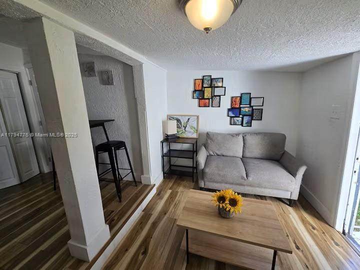 https://bt-photos.global.ssl.fastly.net/miami/orig_boomver_1_A11794776-2.jpg