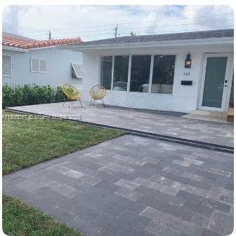 1103 Washington St - Photo 1