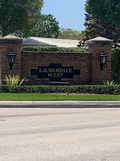 1024 90th Way - Photo 1