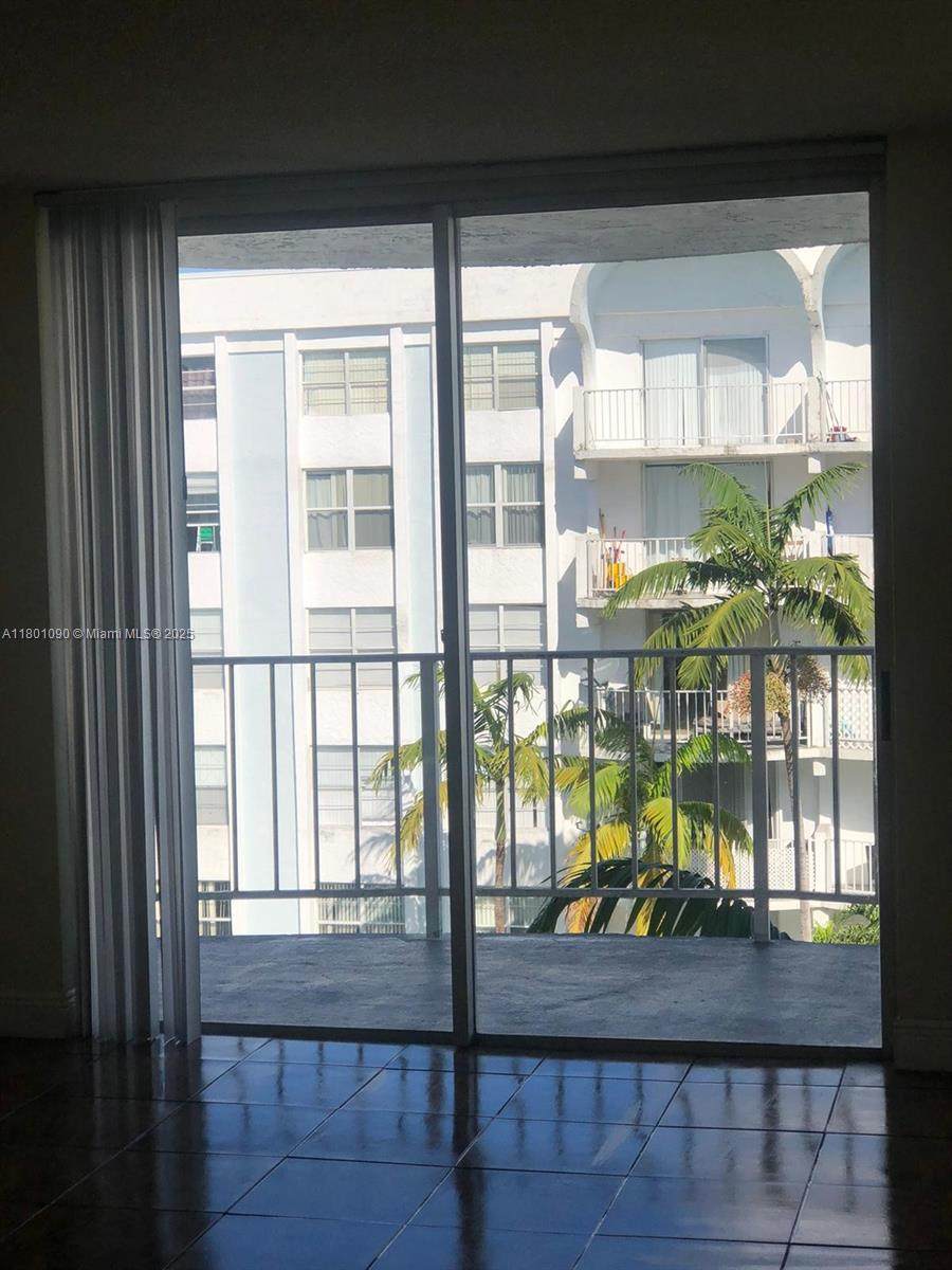 https://bt-photos.global.ssl.fastly.net/miami/1280_boomver_1_A11801090-2.jpg