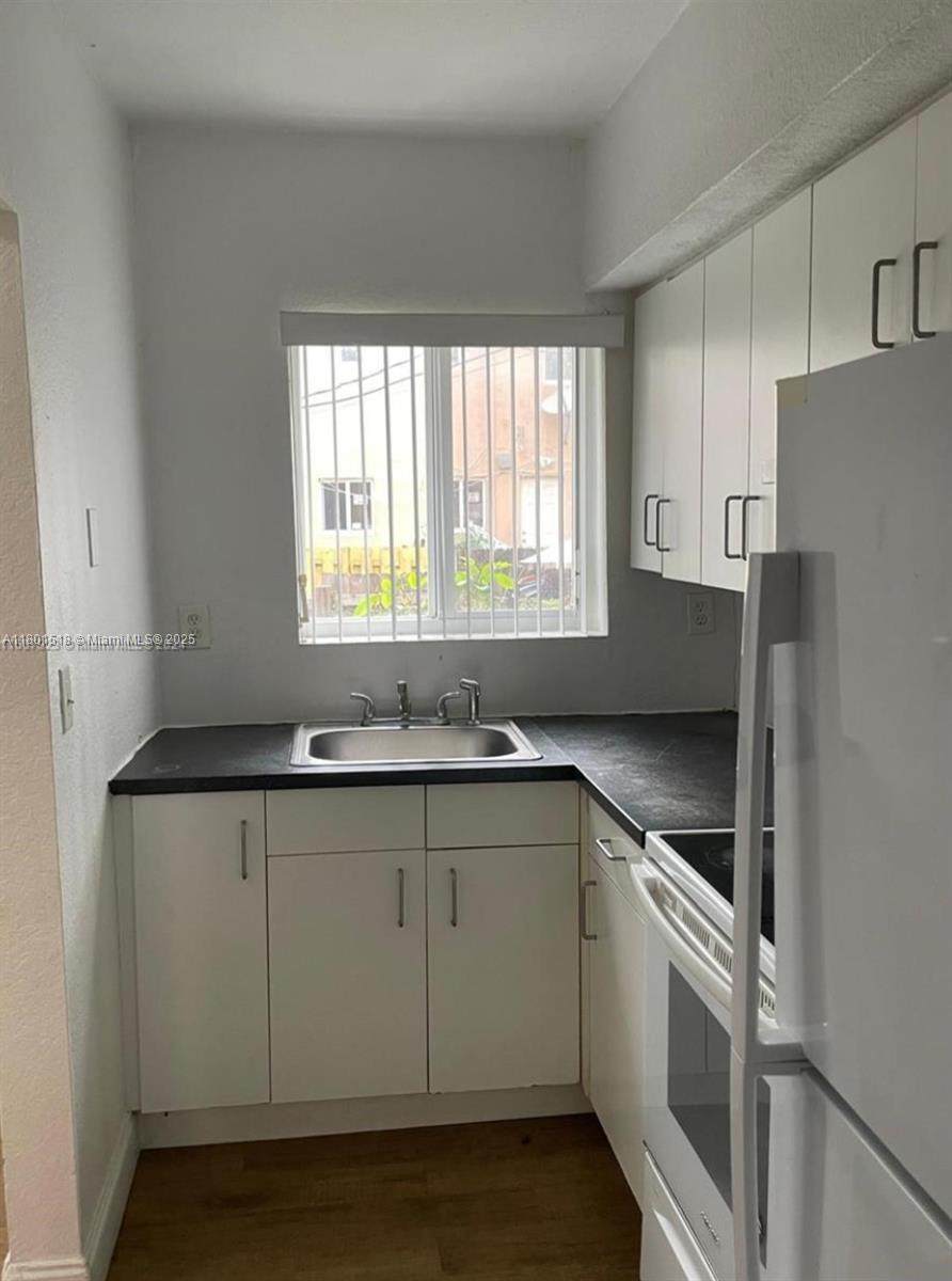 307 84th St - Photo 1