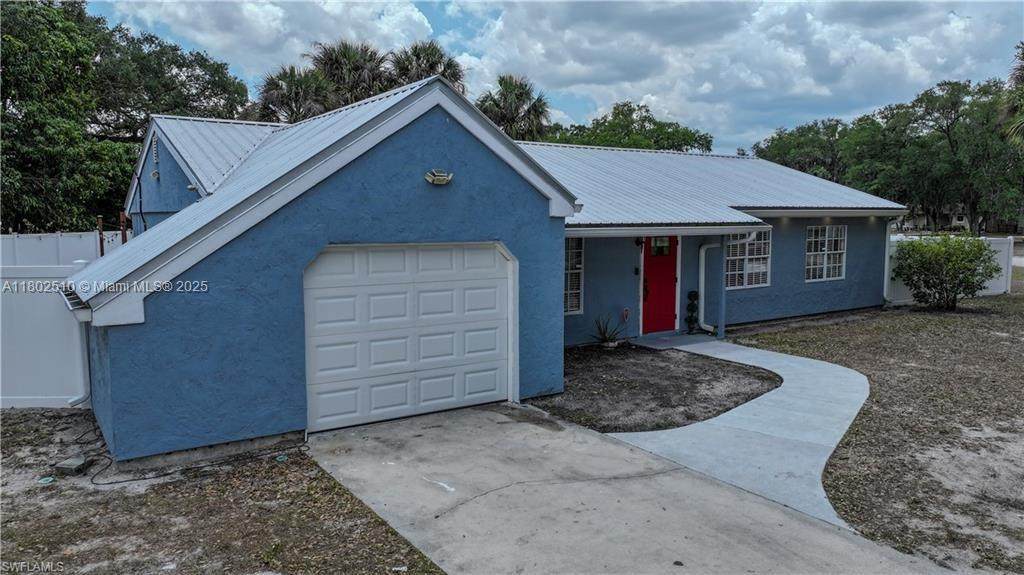 4002 Cascade Lane - Photo 1