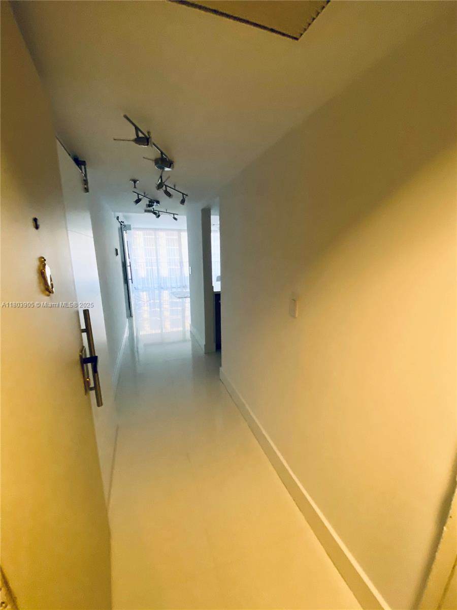 555 15th St - Photo 1