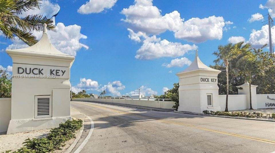 106 Bahama Dr - Photo 1
