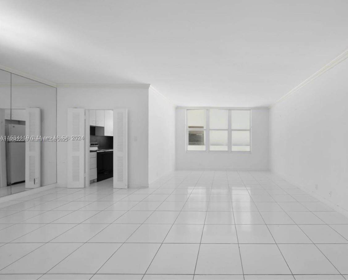 4747 Collins Ave - Photo 1