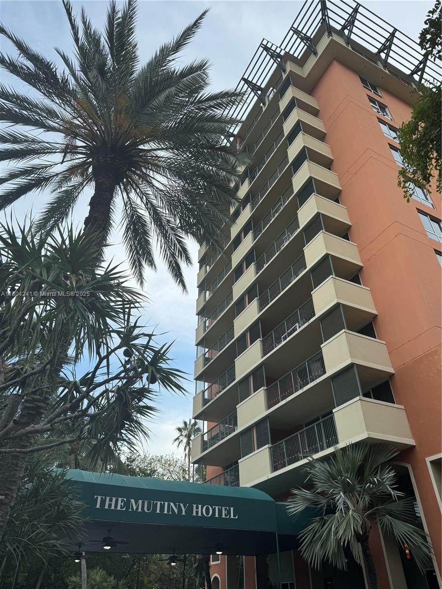 2951 Bayshore Dr - Photo 1