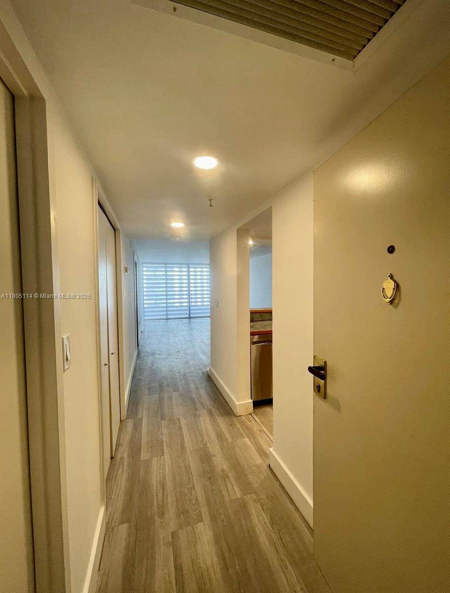 555 15th St - Photo 1