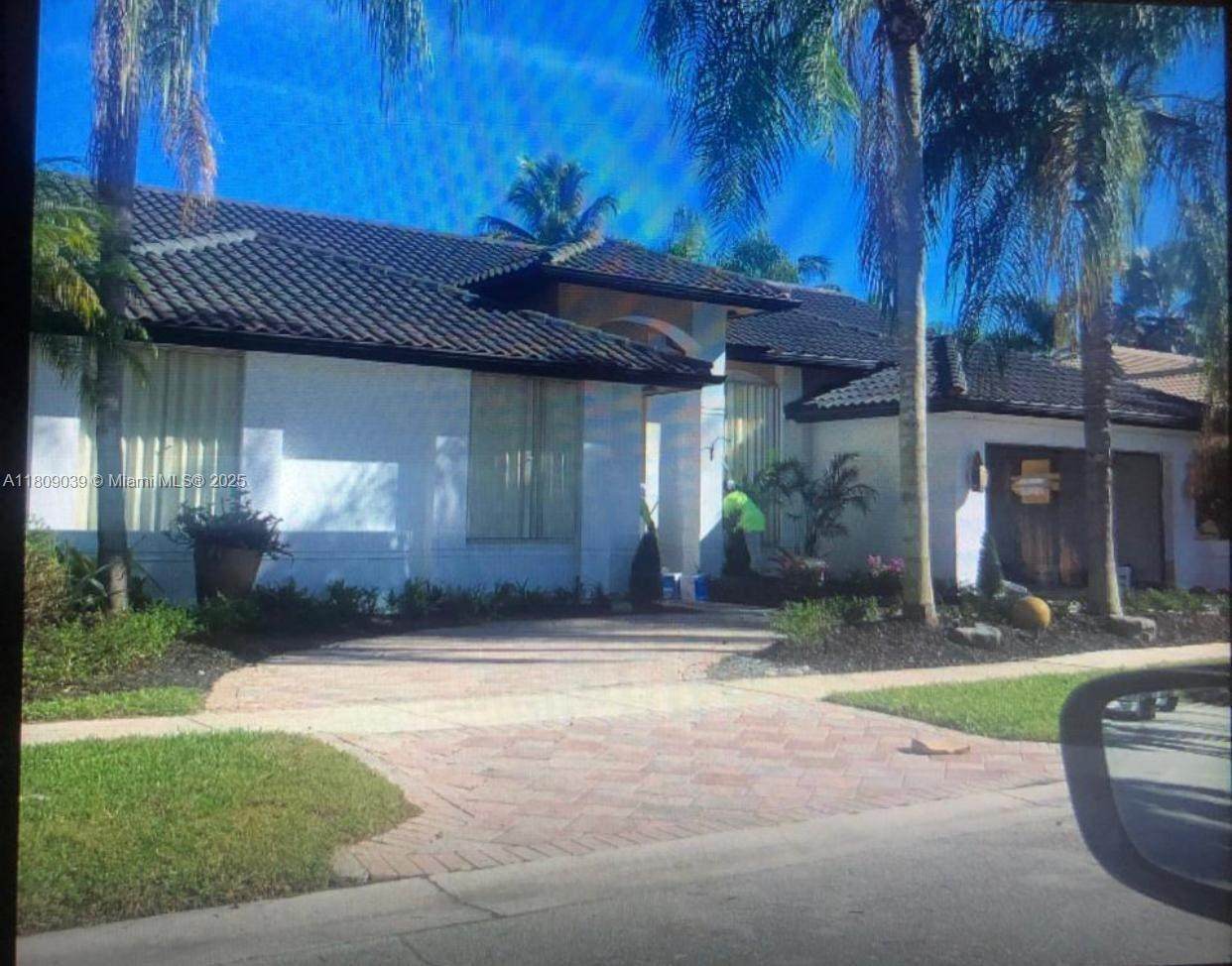 28 108th Way - Photo 1