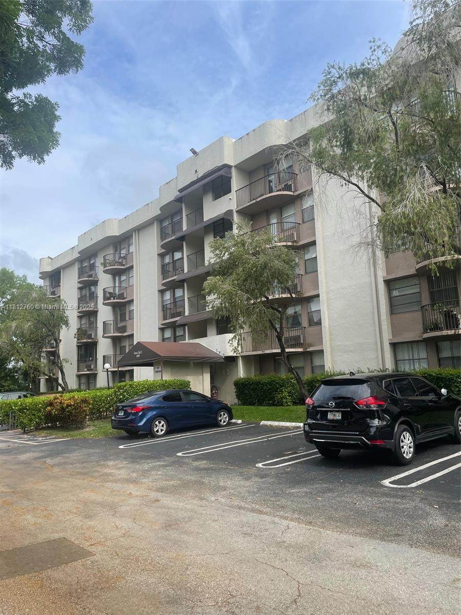 2701 Riverside Dr - Photo 1