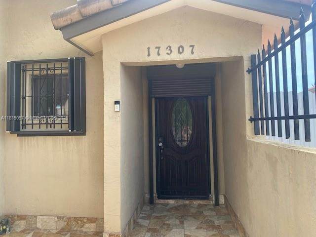 17307 115 AV - Photo 1
