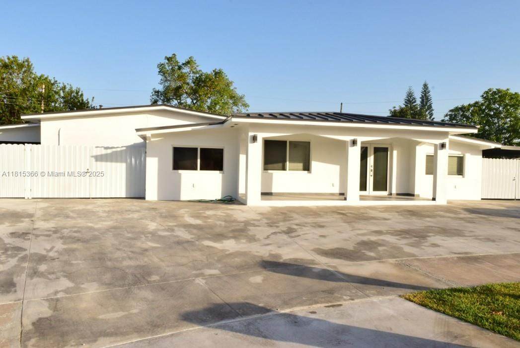 11445 51st St - Photo 1