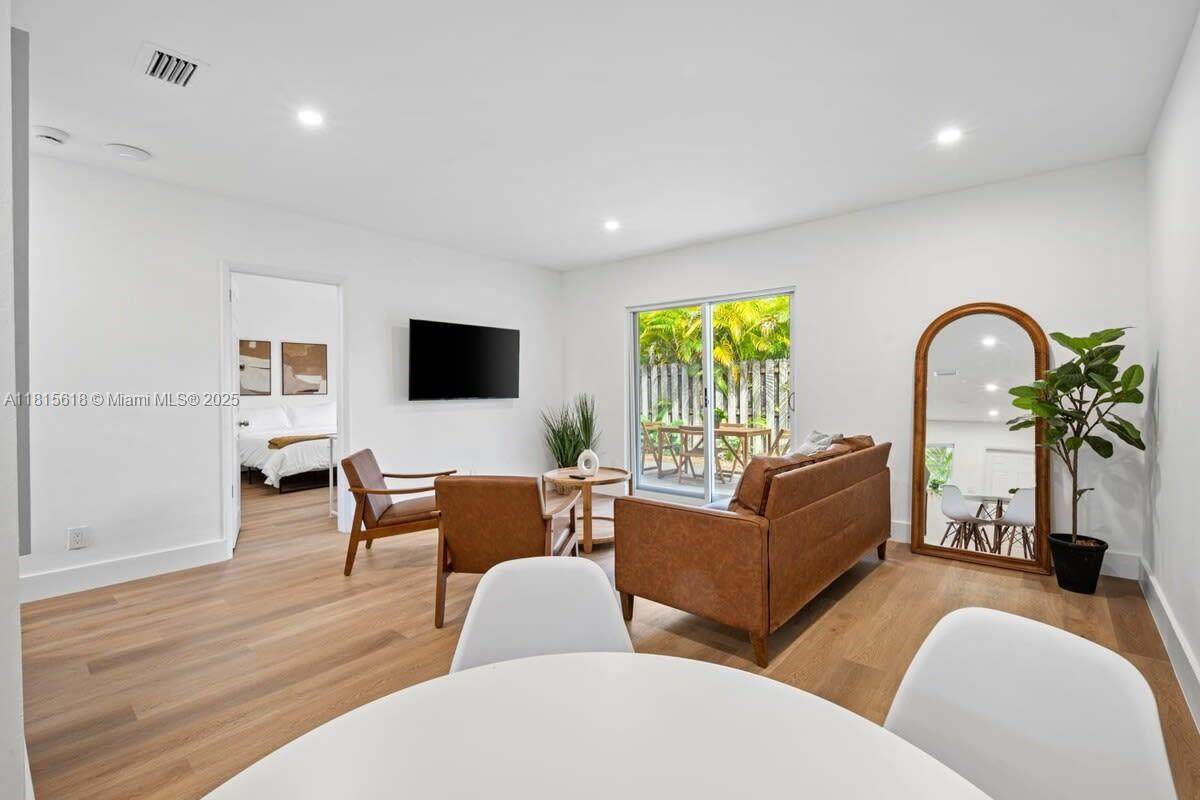 817 Tequesta St - Photo 1