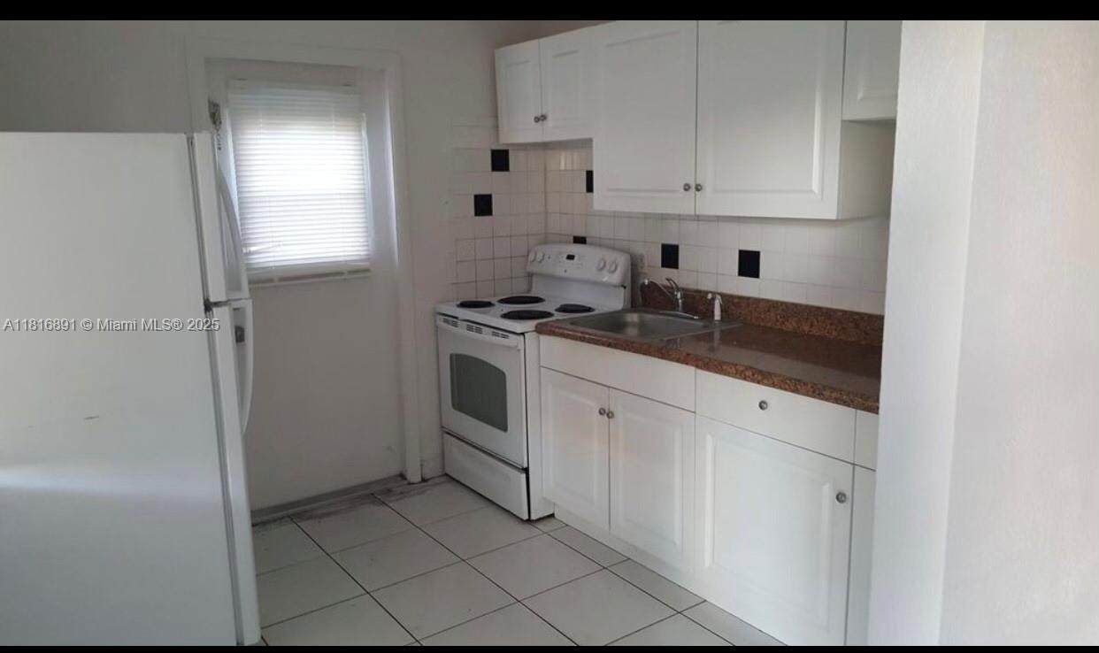 1548 3rd Ter - Photo 1