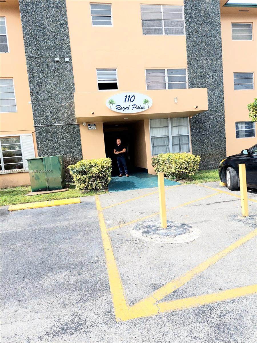 110 Royal Palm Rd - Photo 1