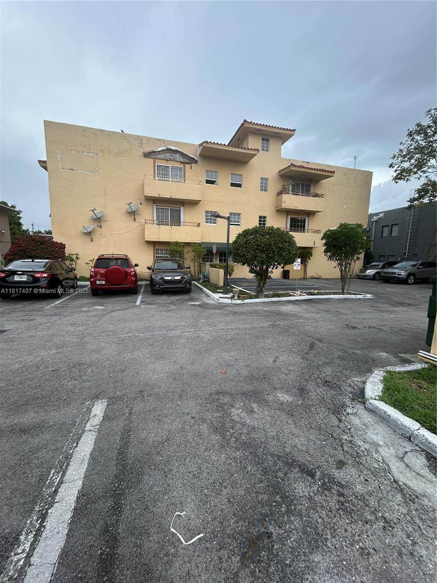 1351 4th St - Photo 1