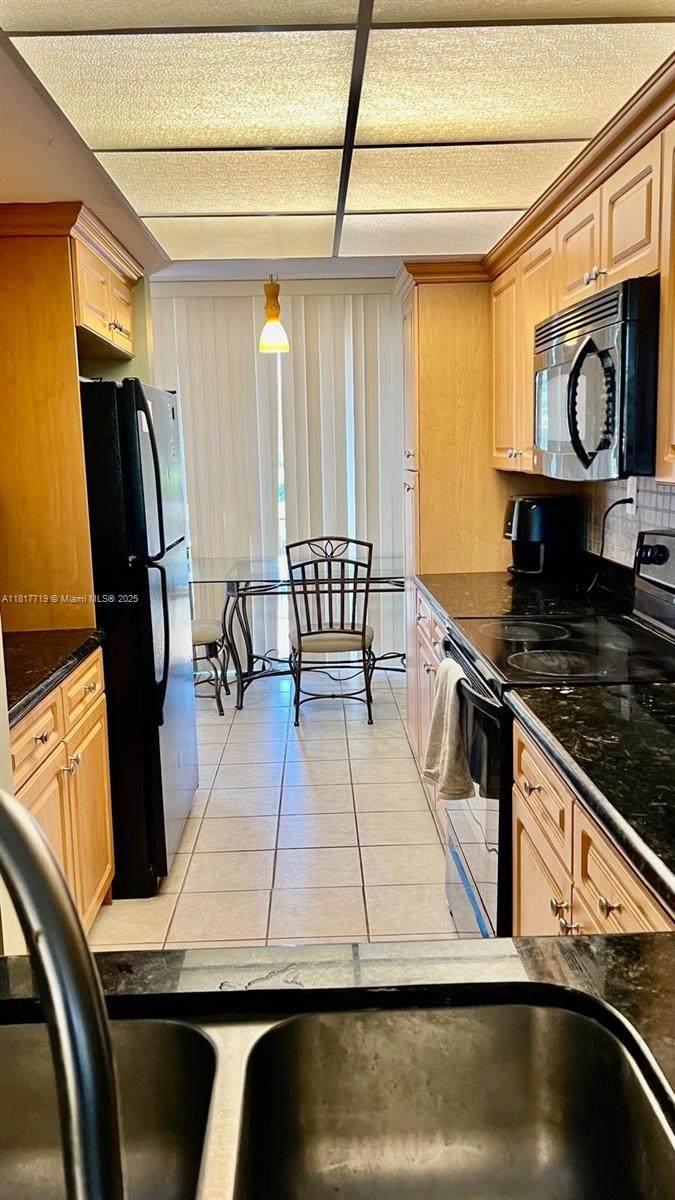 8711 30th St - Photo 1