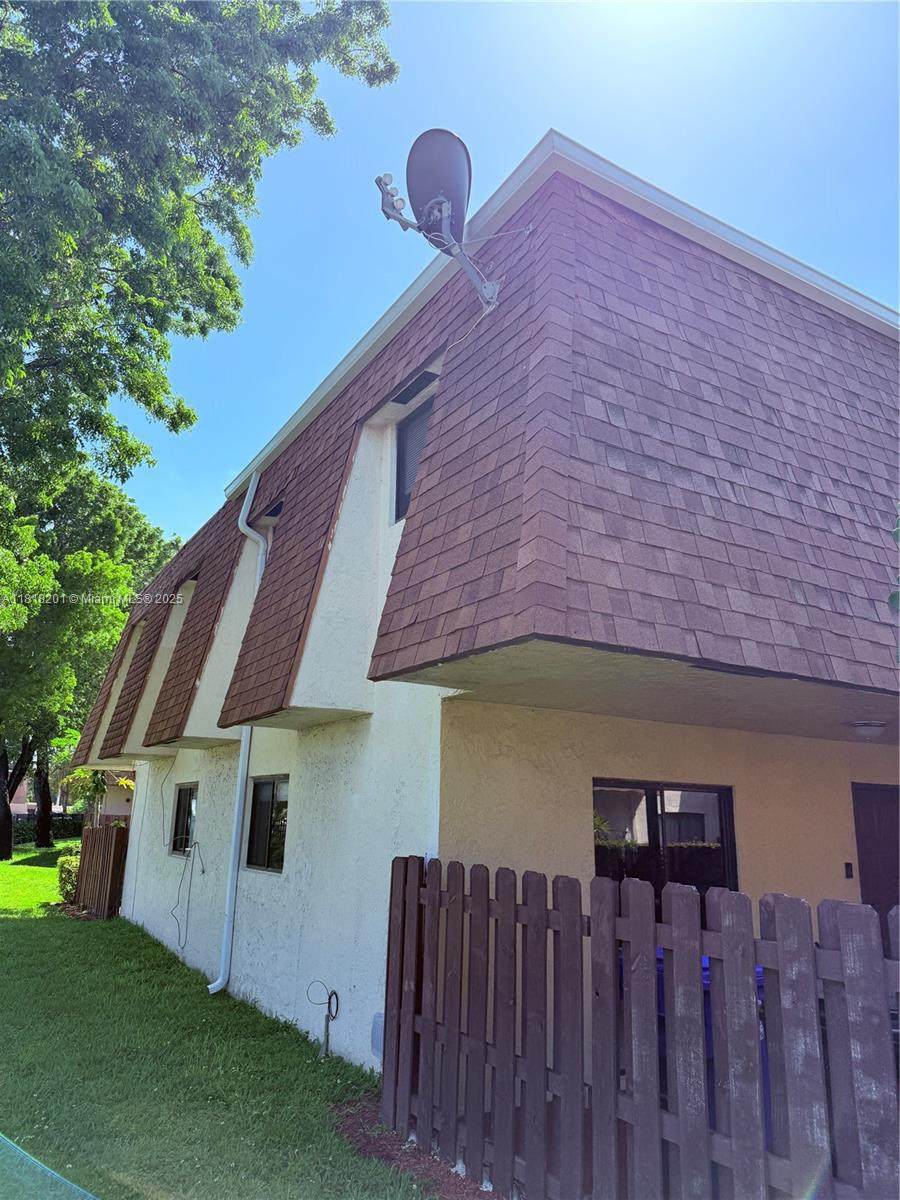 109 San Remo Blvd - Photo 1