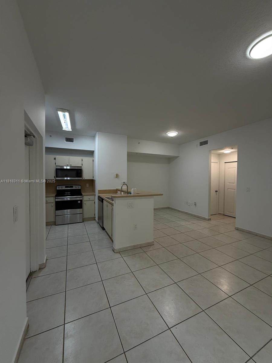 7280 114 Av - Photo 1