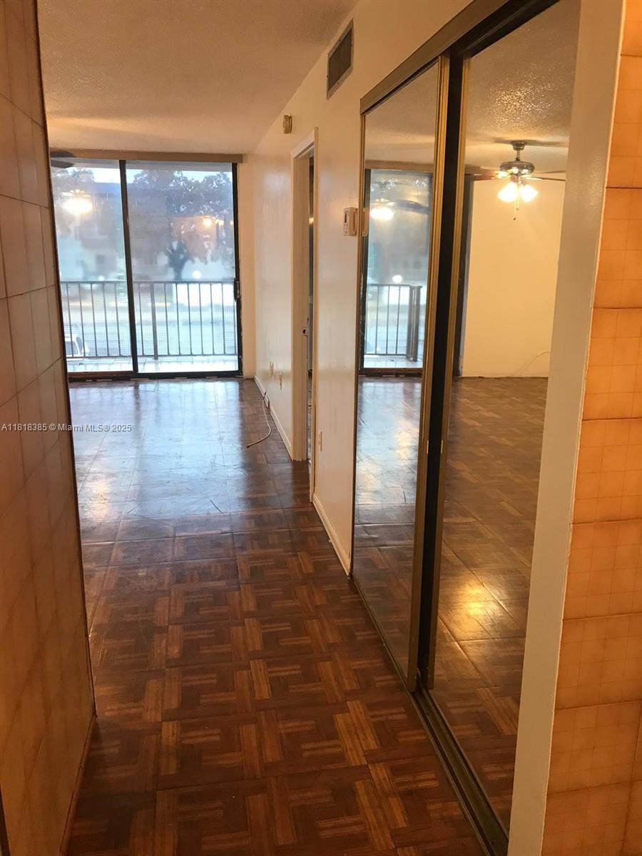 16751 9th Ave - Photo 1